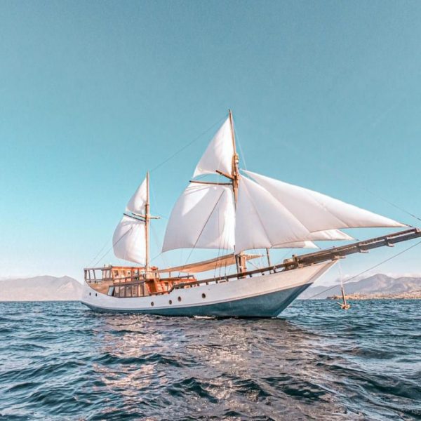 Phinisi Boat